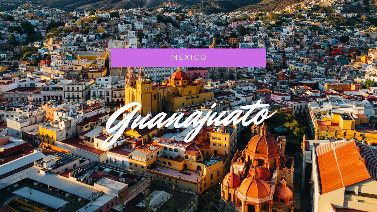 カラフルな街並みが魅力のグアナファト 🇲🇽 かわいいがが止まらない、シャッターが止まらない街！！！！鳥肌が立つほど可愛い。物価も安めなので、長期滞在にもオススメ🌼 写真では何度も見たことのある街だったけど、本当に来てよかった ；ω；行ってみたい！と思っ