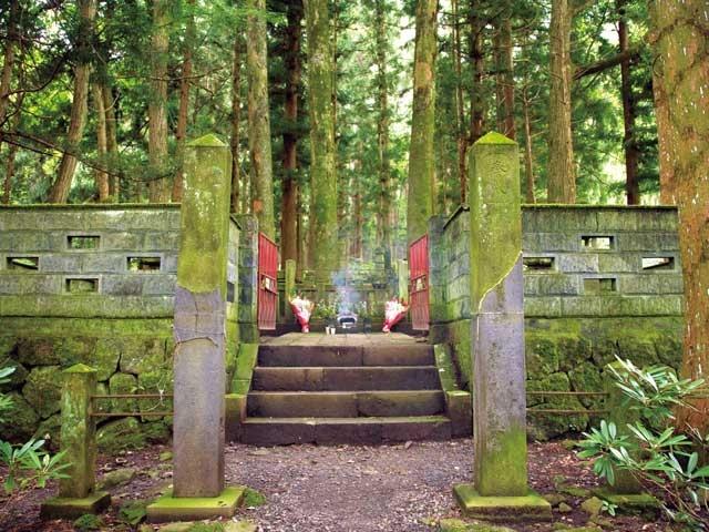 上田城 春は桜、秋は紅葉！1年中楽しめる城跡観光りんの日々