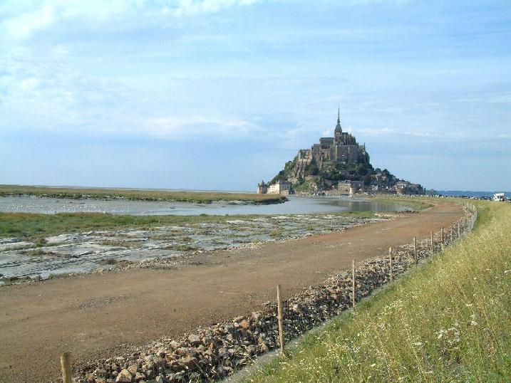 モン・サン・ミッシェルでの大胆な綱渡り体験