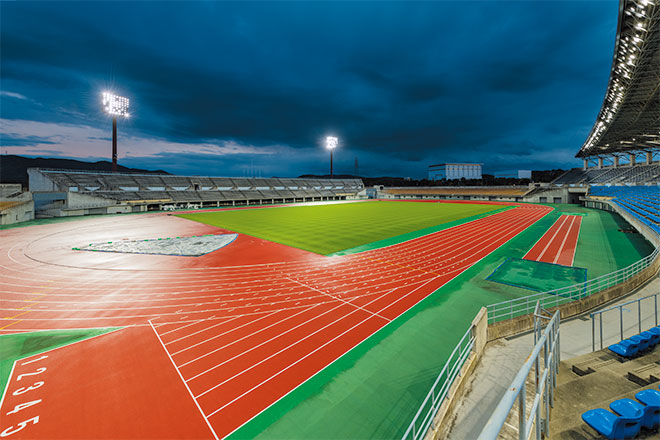 三木総合防災公園陸上競技場長谷川体育施設株式会社スポーツ施設の総合建設業。陸上競技場、野球場、サッカー・ラグビー場 、学校グラウンド、スケートパーク施工