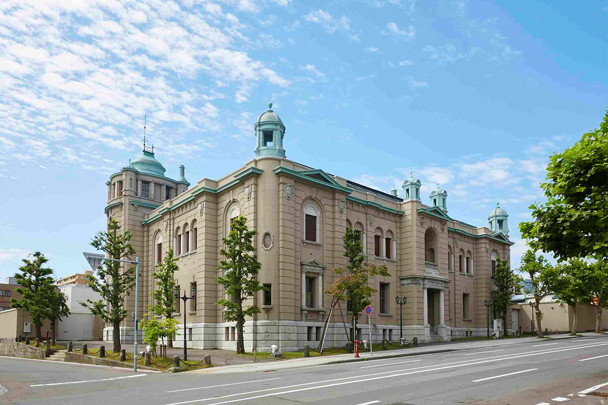 小樽がかつて「北のウォール街」と呼ばれていたというのが感じられる場所です。旧三井銀行小樽支店。重厚さを感じながらも意匠的な美しさもあるすばらしい建物でした。プロジェクションマッピングも迫力あります。Otaru小樽芸術村旧三井銀行小樽支店重要文化財