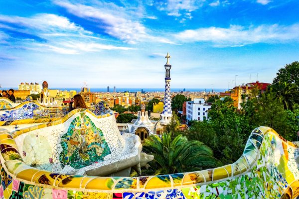 グエル公園はガウディ作品で未完成で終わった別荘地帯２０２５年 バルセロナ観光 フリープランなら カタルーニャ観光