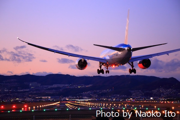 伊丹空港の夜 千里川土手にて飛行機とMGT Greenjet 飛行機撮影記