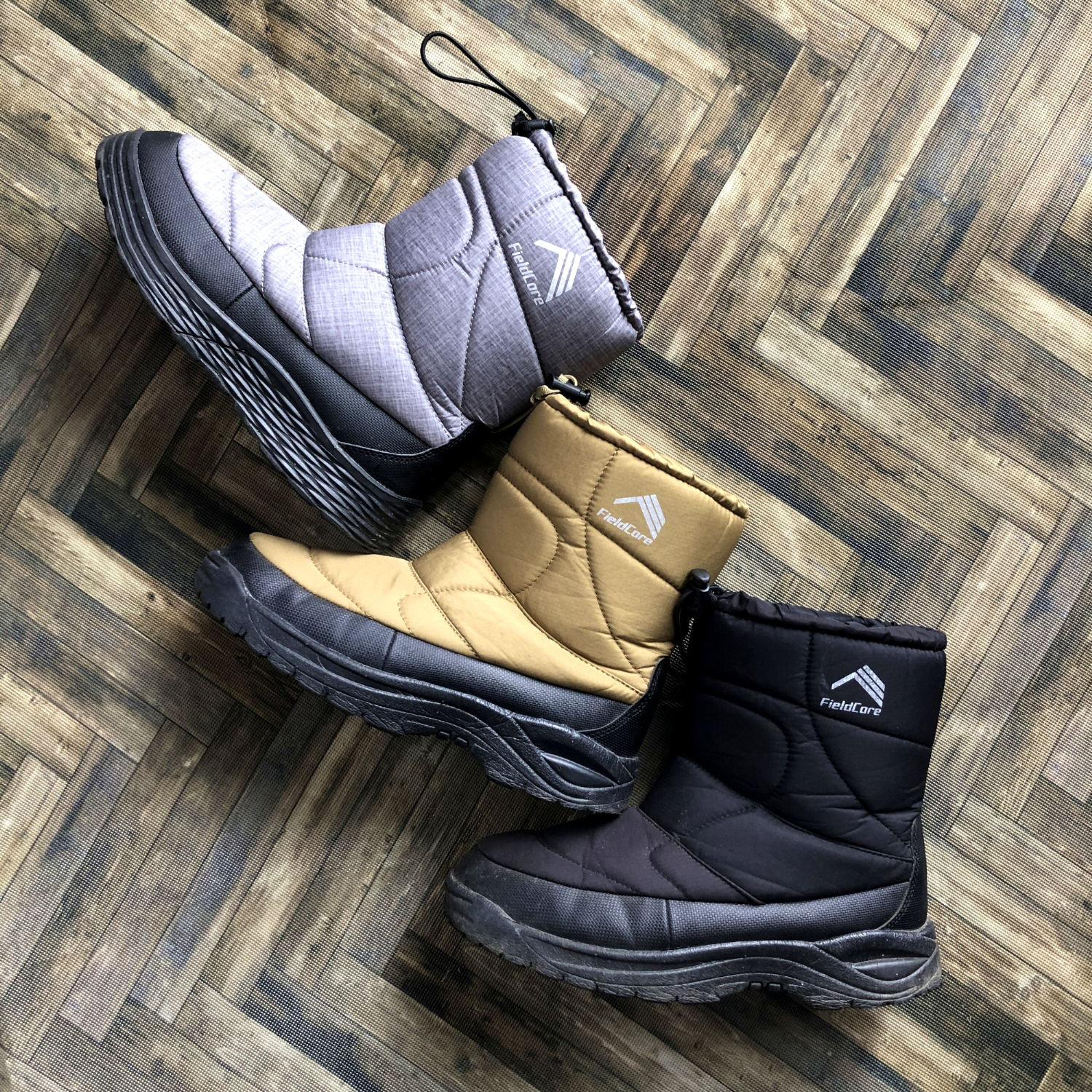 ワークマンコーデ この前のキャンプ🏕 ワークマンのニット帽とベストと靴が とってもお気に入り🫶 この靴、トレックシューズなんだけど履いたらめっちゃ軽くて歩きやすくて