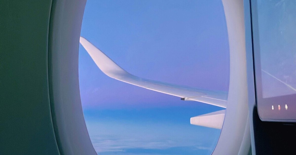 飛行機から見る景色✈️飛行機から見える美しい景色。 後ろの方の席に座ると主翼が小さく映り 飛行機の一部を含めた機窓からの景色が撮れますよ～！📸@yuurrriiii621kooアシアナ航空アシアナASIANAasianaair
