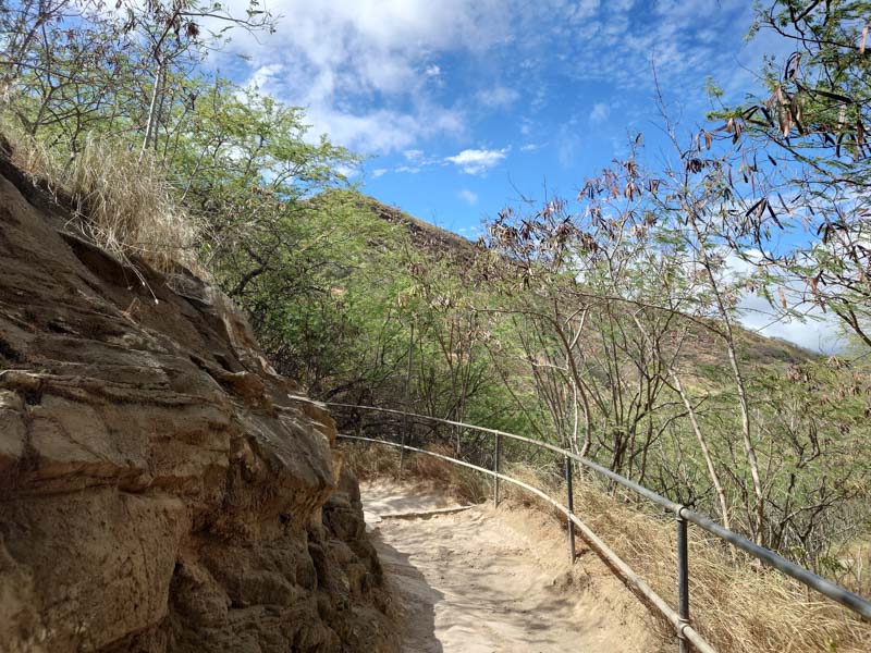 ダイヤモンドヘッドで登山＆ハイキングロコハワイ