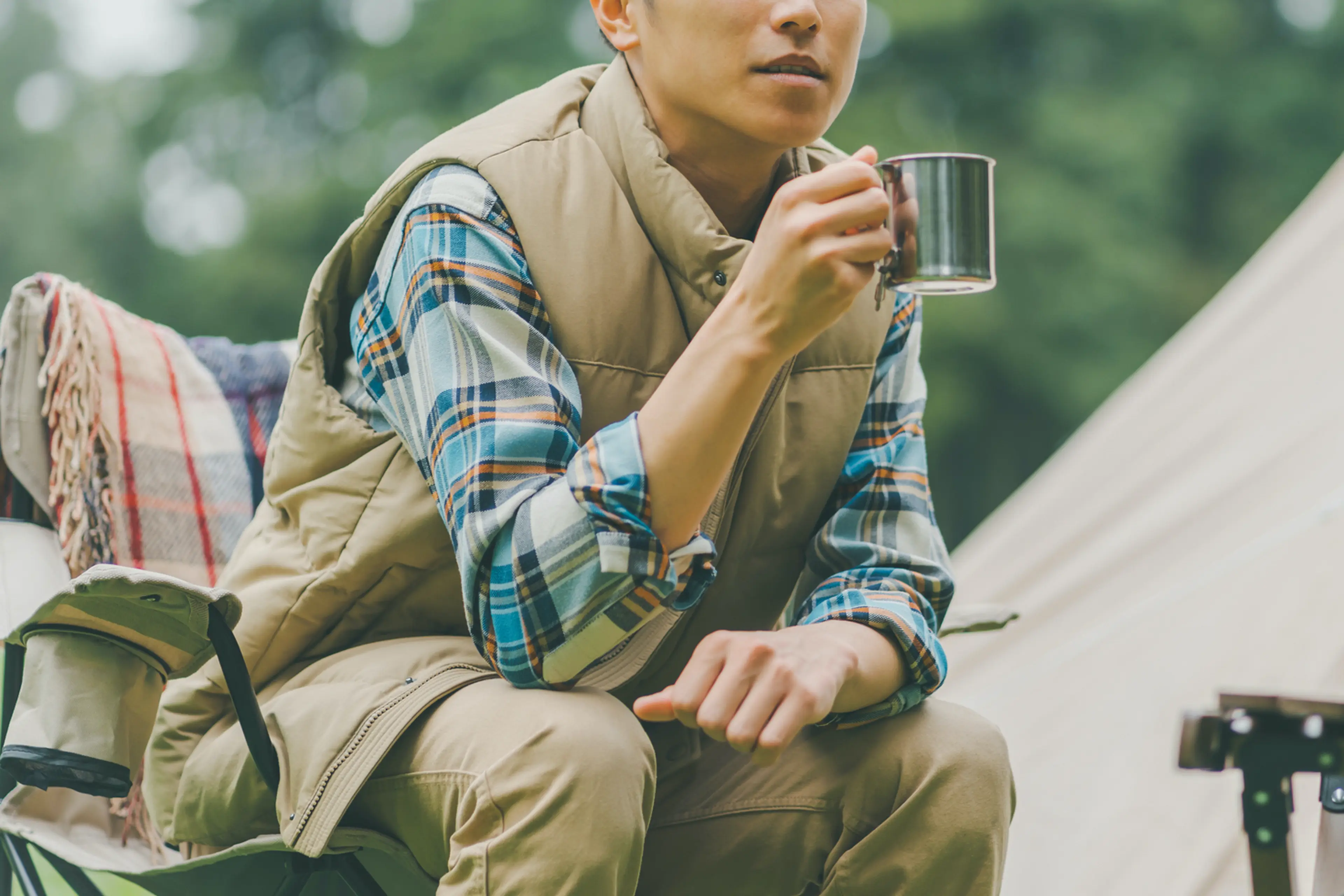 メンズ アウトドアファッションのおすすめコーデ30選&ブランド8選