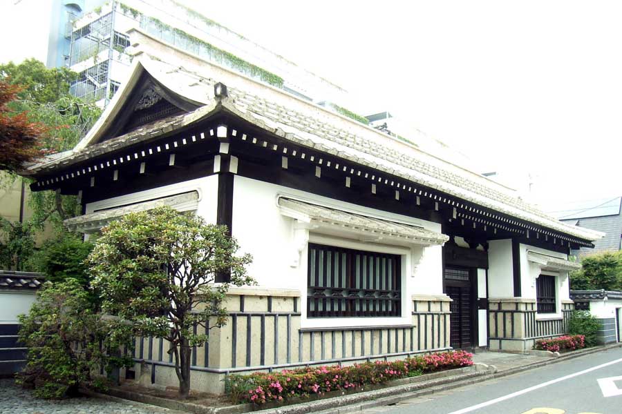 大名屋敷門 - 城見る人も好きずき