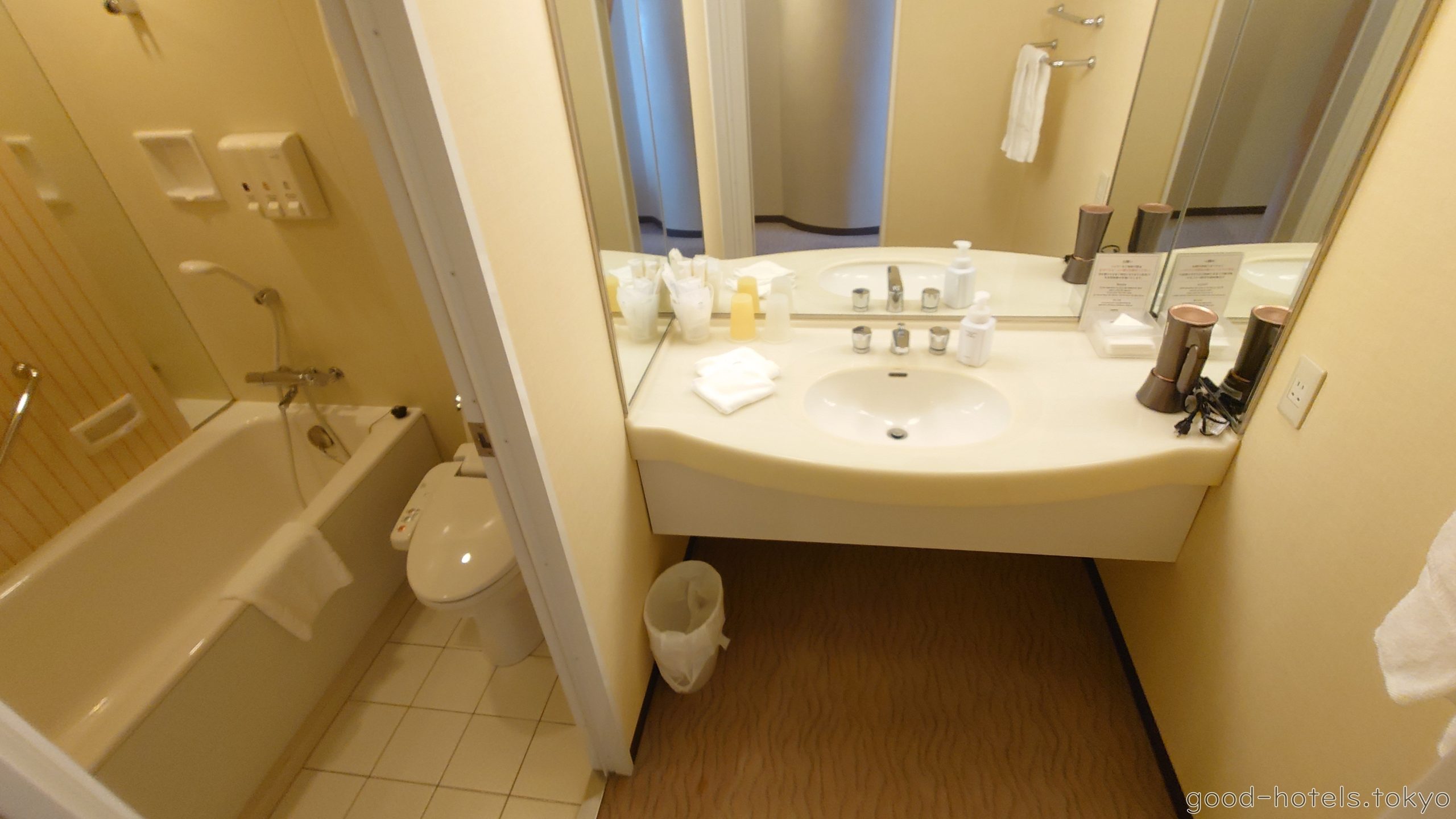 TOKYO TOILET東京ドーム外周の女子トイレ 後楽園駅最寄りのトイレ清掃も行き届いて綺麗なトイレでした。個室6部屋、内1部屋にベビーチェア有り東京ドーム後楽園駅女子トイレ綺麗清潔ベビーチェアトイレTOKYOTOILETtokyotoiletmapInstagram