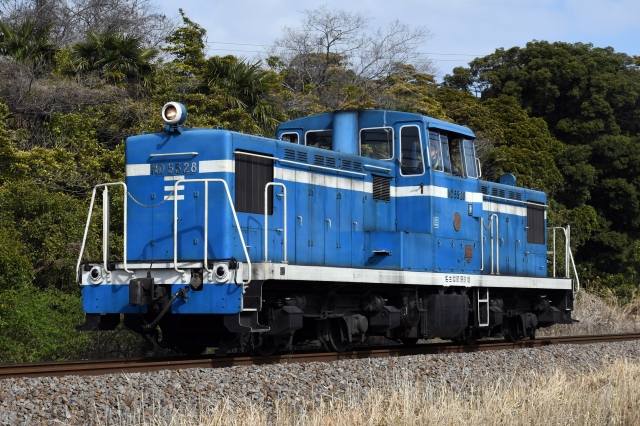 踏切で鉄道を見るのが好きな筆者が撮影した画像・動画集。踏切で電車を待ち伏せする踏み鉄。 - 旅行大好き akihirog