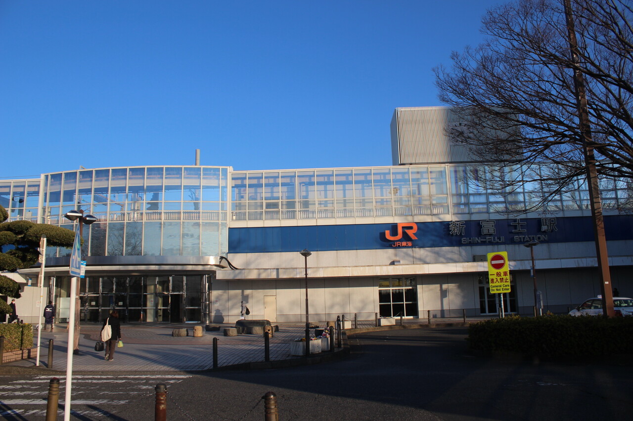 絶景File No.27 新幹線&富士山撮影スポット「新富士駅」を通過する新幹線と富士山を見に行くドライブ旅 静岡県富士市最高の絶景ドライブ旅ブログ