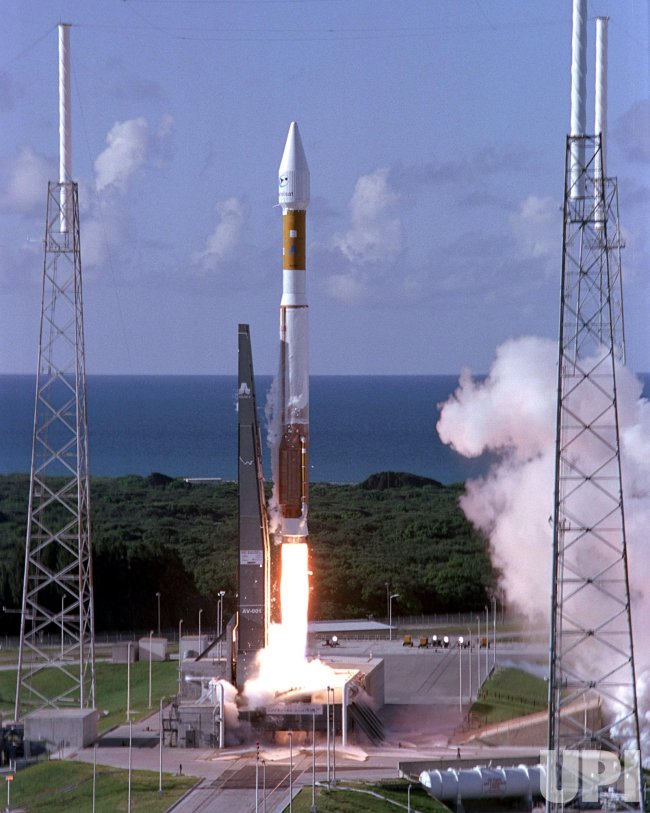 米国のアトラスⅤロケット発射台: モデルロケット製作