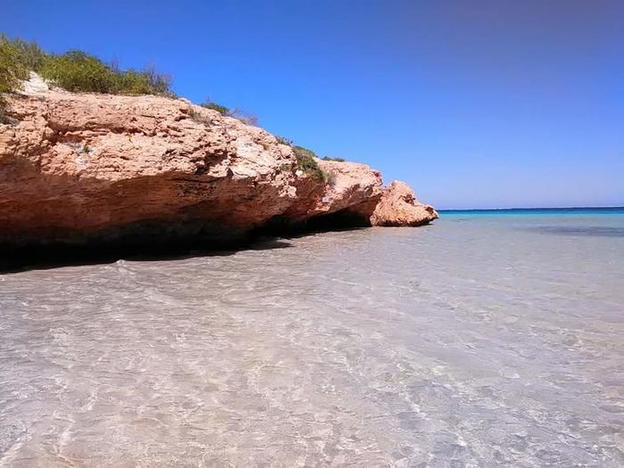 世界をあるく エアーズロック・巨大な一枚岩の頂へ ～登頂できるのは2019年10月まで～ - クラブログ