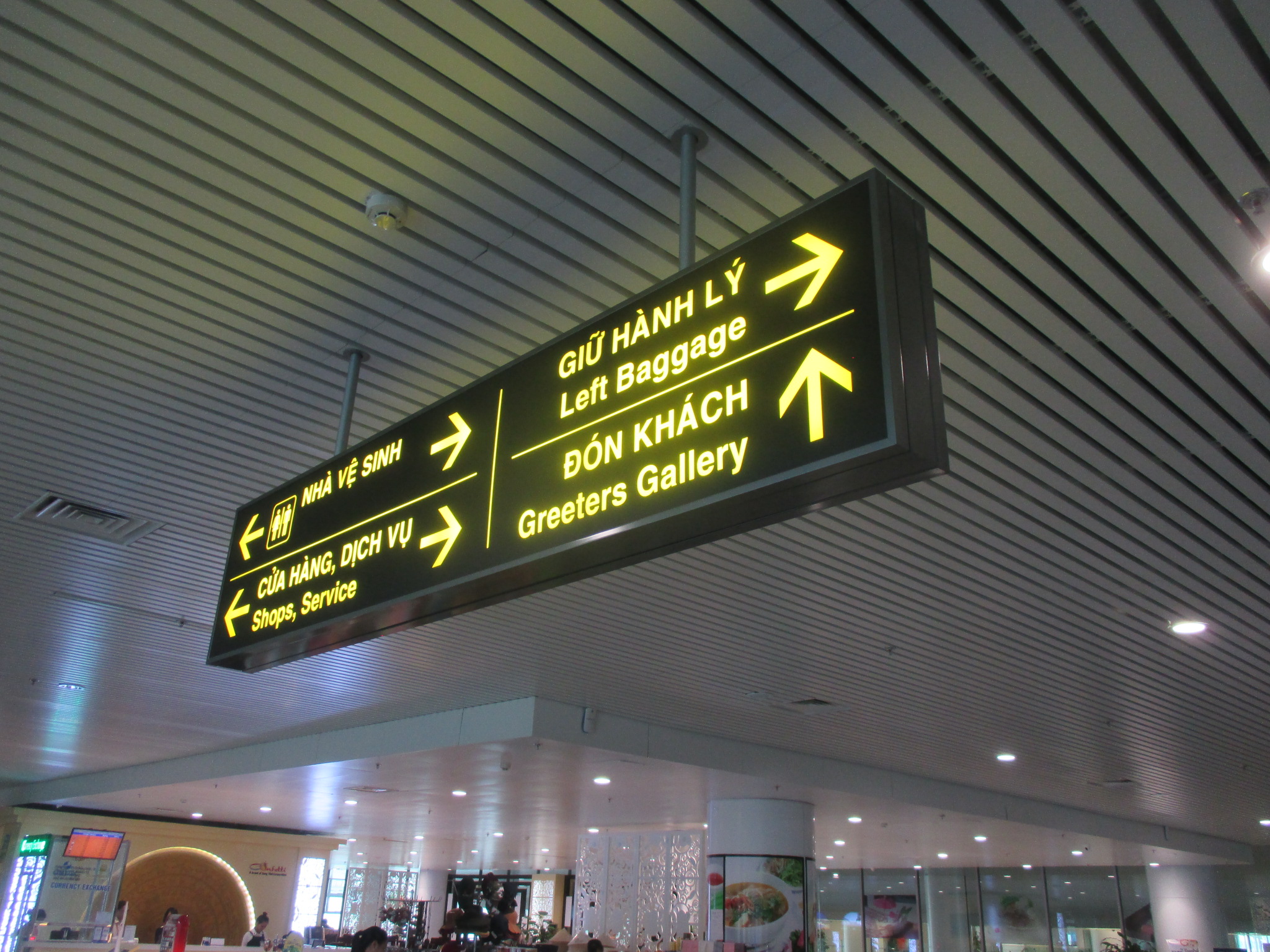 空港内外部サイン設置ベトナムハノイノイバイ国際空港様 第2ターミナル朝日エティック株式会社