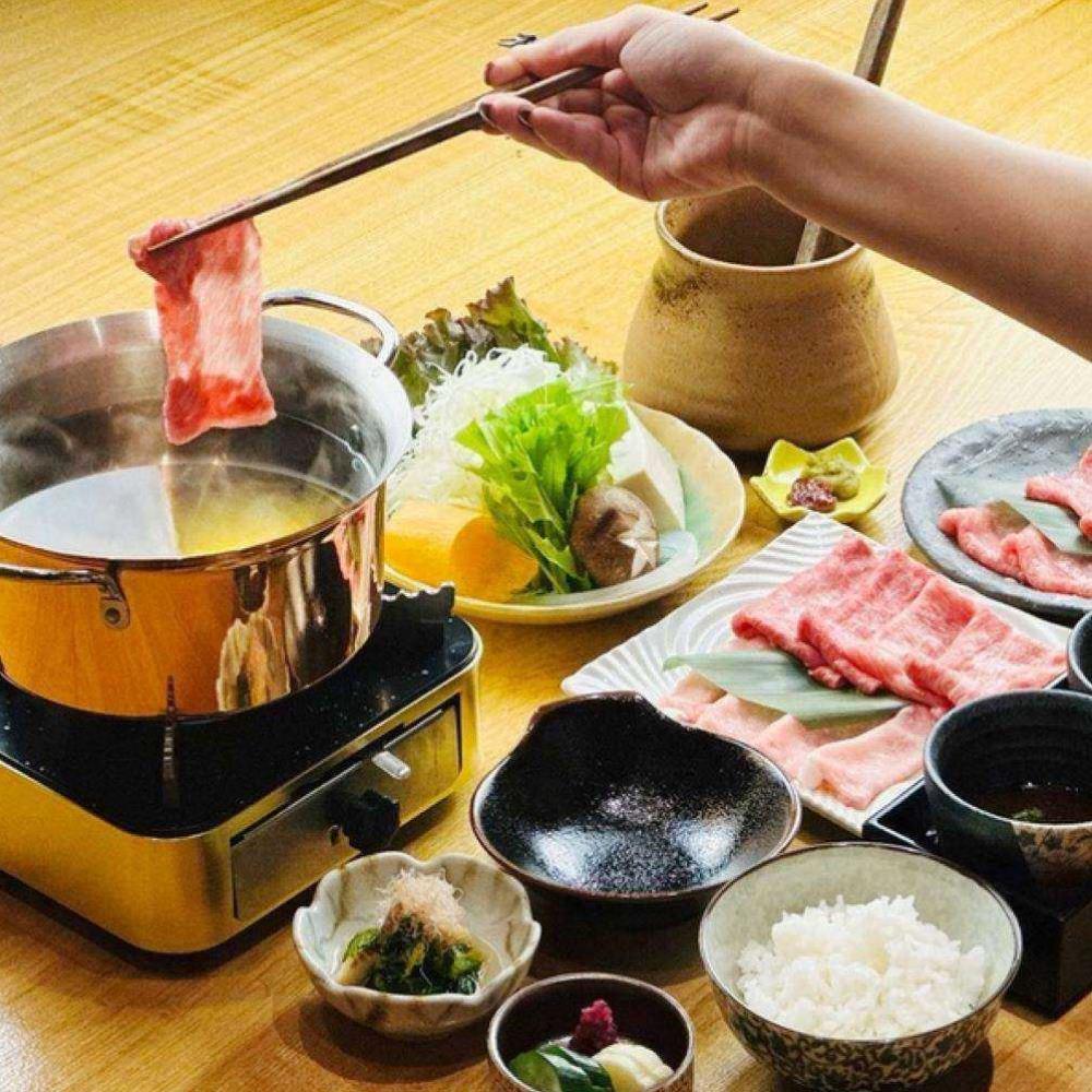 ビールとナポリタンとコーヒーとプリンが有名なお店でミートソース食べてしまった🍝 おいしかった🥰東京駅東京駅グルメ東京駅ランチ東京駅カフェレトロカフェノスタルジーdepotナポリタンミートソースカフェバーレコードカフェtokyo