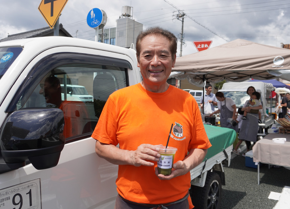 ダイハツ、果樹園で利用される“屋根切り軽トラ”をレーシーに仕上げた「ハイゼット ジャンボ スポルツァVer.」 -