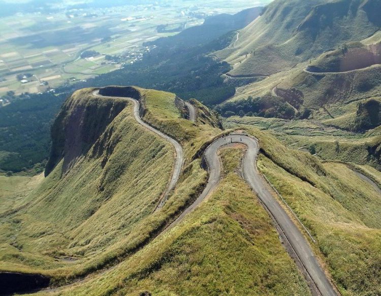 絶景 阿蘇『ラピュタの道』はまさに天空への道だったロケットニュース24