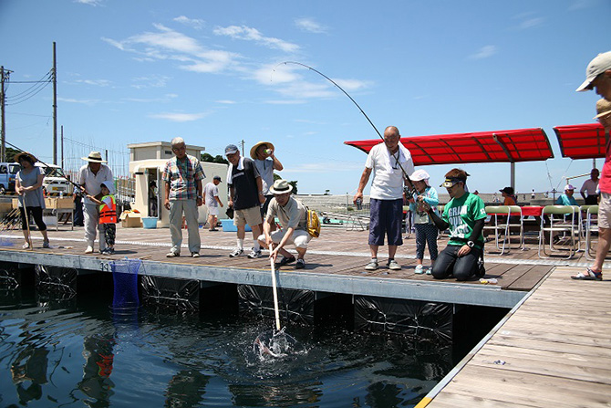神奈川県からご新規さんご来店😊 色々な釣り堀に行くようで変な釣り堀にびっくりしてないか心配😅つり処たぬき釣り堀野田市釣りデート神奈川県夫婦