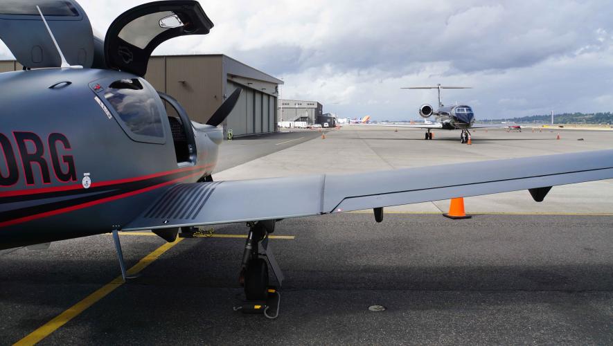 Diamond Aircraft、電動航空機「eDA40」の初飛行を実施 –