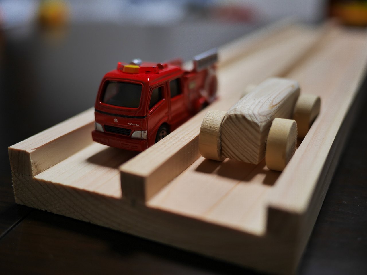 トミカミニカー車駐車場坂道トンネル段ボール工作DIY手作りお片付け簡単