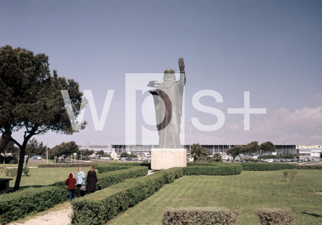 フィウミチーノ – レオナルド・ダ・ヴィンチ国際空港FCO からの直行便 –