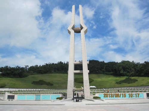 100均ダイソーのファンシーステッカー商品一覧。スーツケースのアレンジに 100円