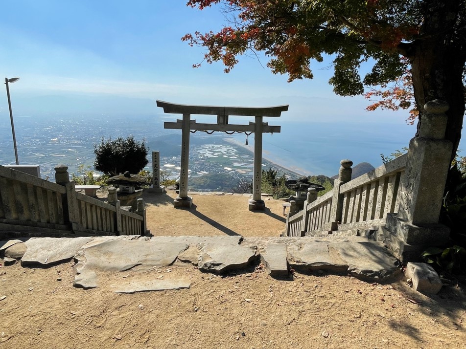 天空の鳥居の写真素材写真素材なら「写真AC」無料 フリー ダウンロードOK