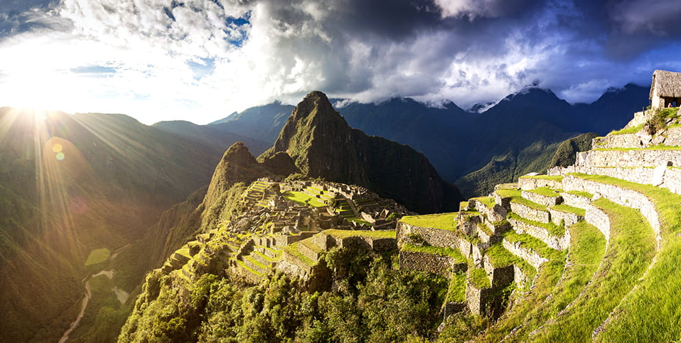 世界遺産マチュピチュ遺跡へ。天空都市と呼ばれるのも納得。インカ帝国の都市造りは凄過ぎた。SIBATABI