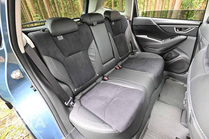 新型クロストレックの後部座席や荷室は狭い？乗り心地は悪い？ひつじ茶屋