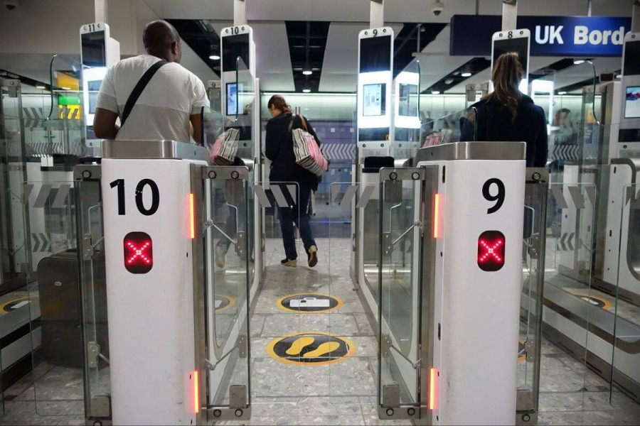 エディンバラ空港：バス送迎GetYourGuide