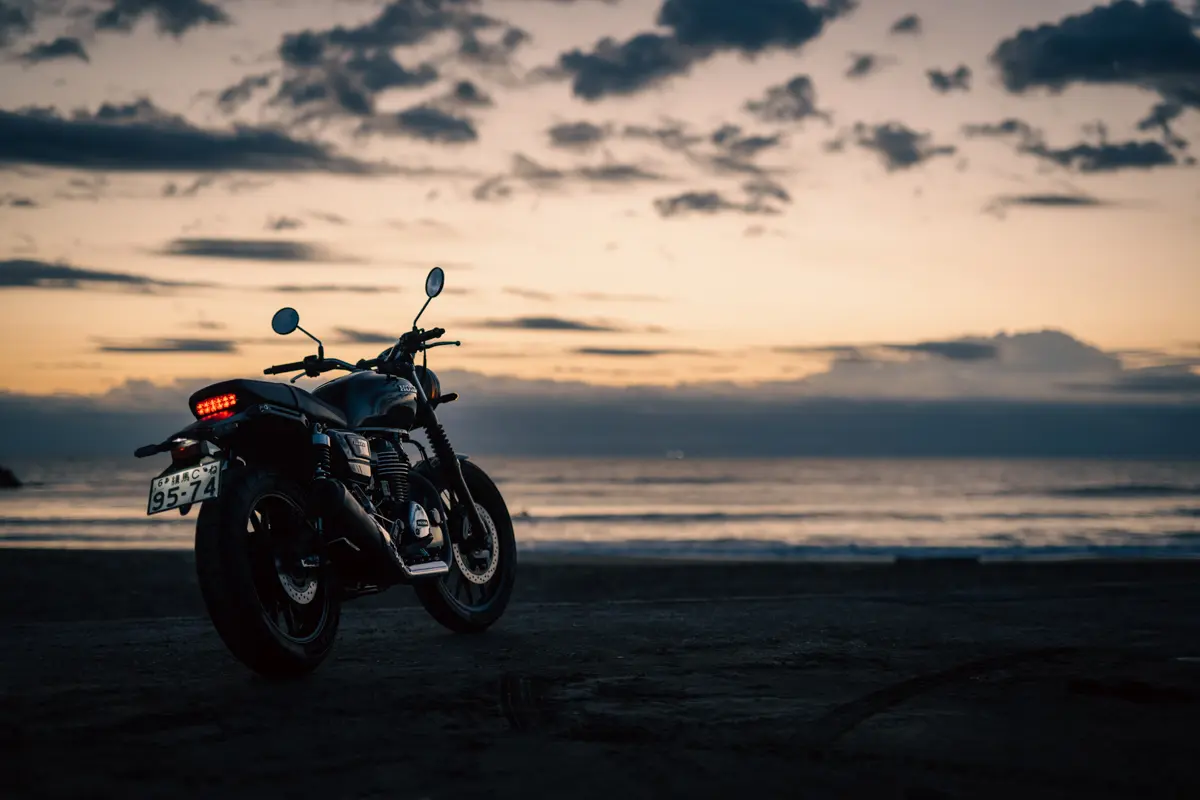 バイク部品設計のポイントとは？部品製造に欠かせない3次元加工を解説！株式会社シェイプフィールドCFRPオートクレーブ成形品の成形加工静岡県御殿場市