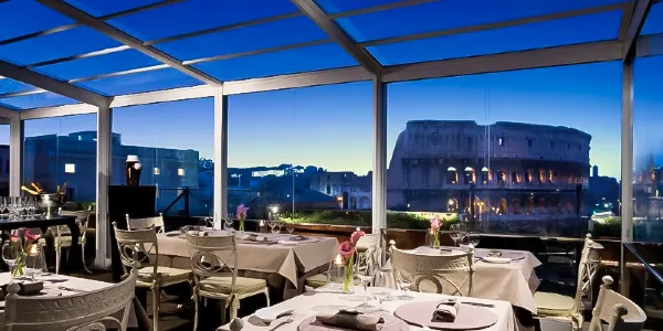 絶景の隠れ家レストランへ。青くきらめく湖を眺めながら地元の”おいしい”を堪能！るるぶ&more