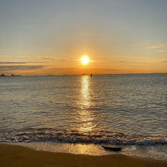 海から昇る朝日iPhone スマホ壁紙ギャラリ