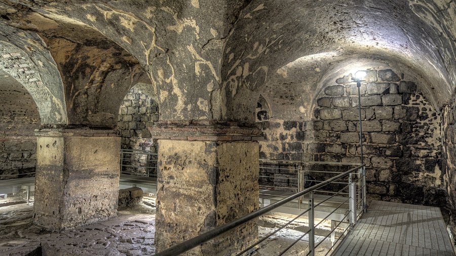 予習の賜物、地下聖堂