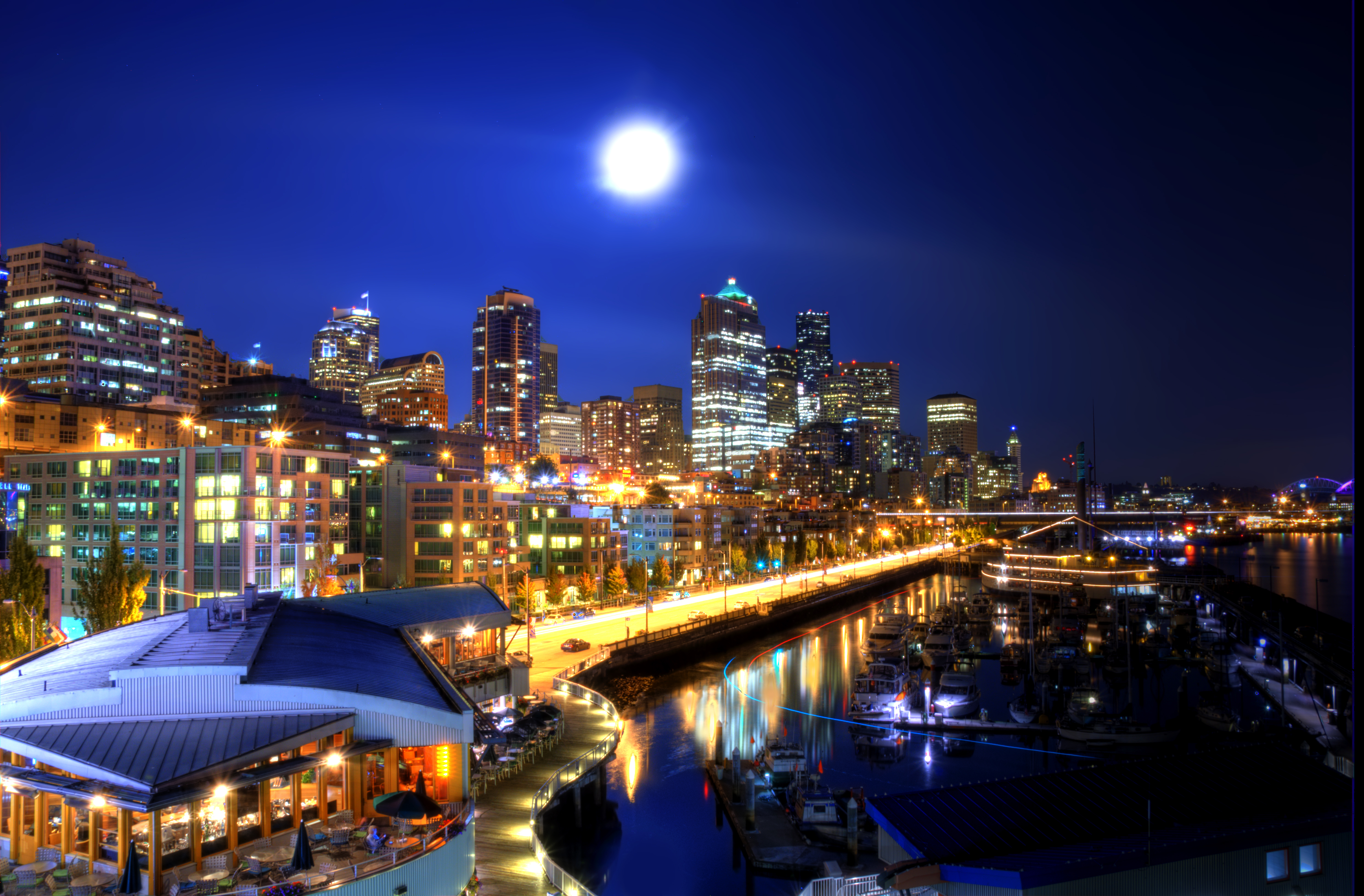 ニューヨークに聳え立つビル群の夜景の無料の写真素材 - ID.29307フリー素材 ぱくたそ