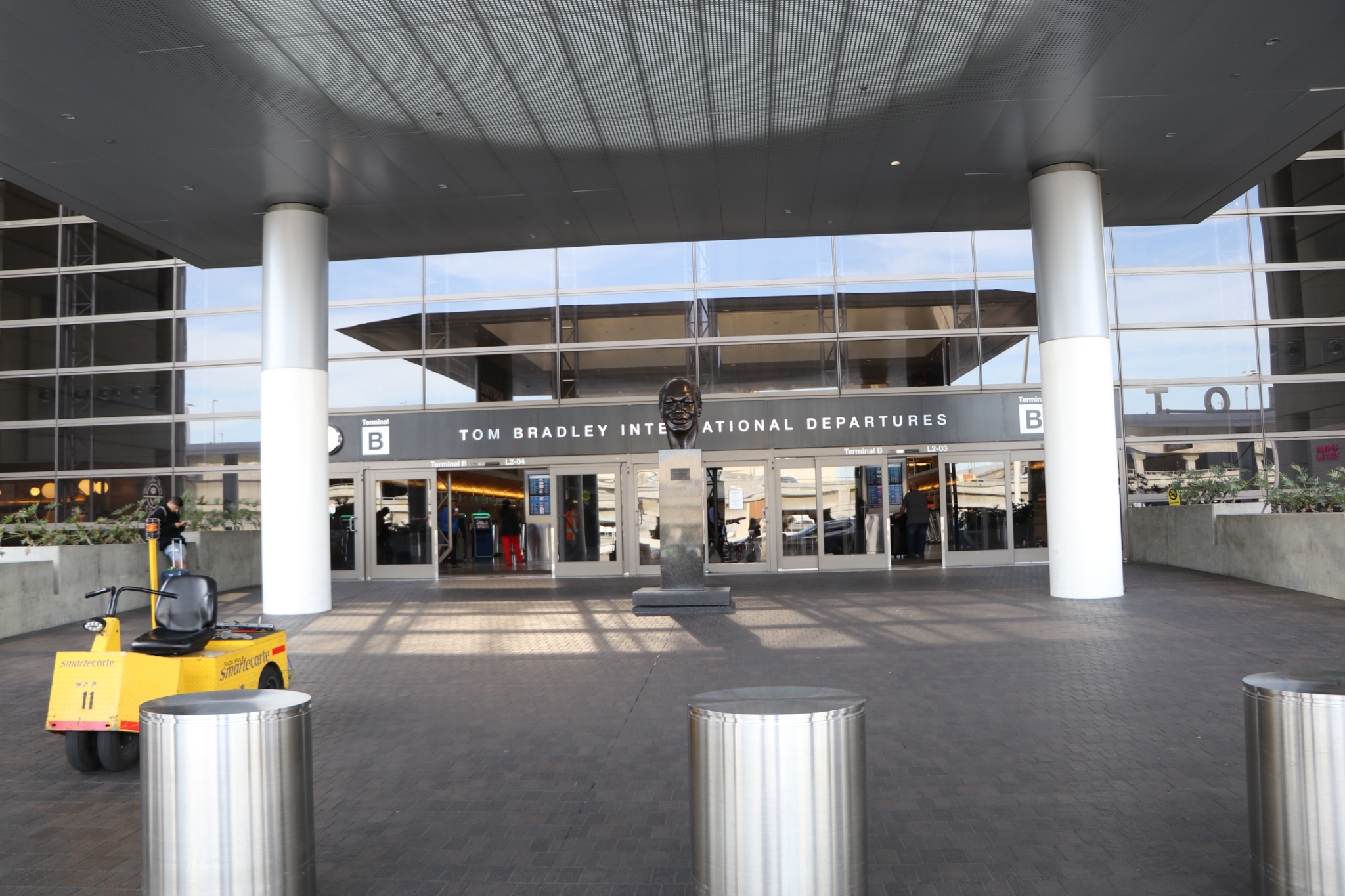 ロサンゼルス空港 LAX ＞入国審査～空港から市内へ -