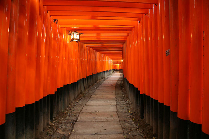 外国人はなぜ伏見稲荷神社を“クール”と感じるのかnippon.com