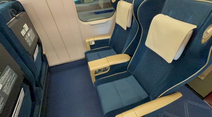 大阪~金沢 往復12,800円～ サンダーバードを格安料金にする方法