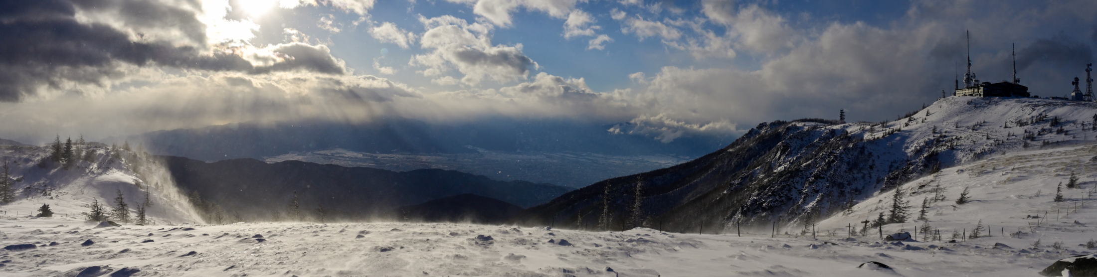 やはり夜の静かで綺麗な千本鳥居を見ると思わず写真を撮りたくなりました✨伏見稲荷大社伏見稲荷稲荷神社 おいなりさん千本鳥居鳥居キツネ稲荷山御朱印京都神楽 正月 fushimiinaritaishainarioinarisansennbonntoriitoriikyotojapan