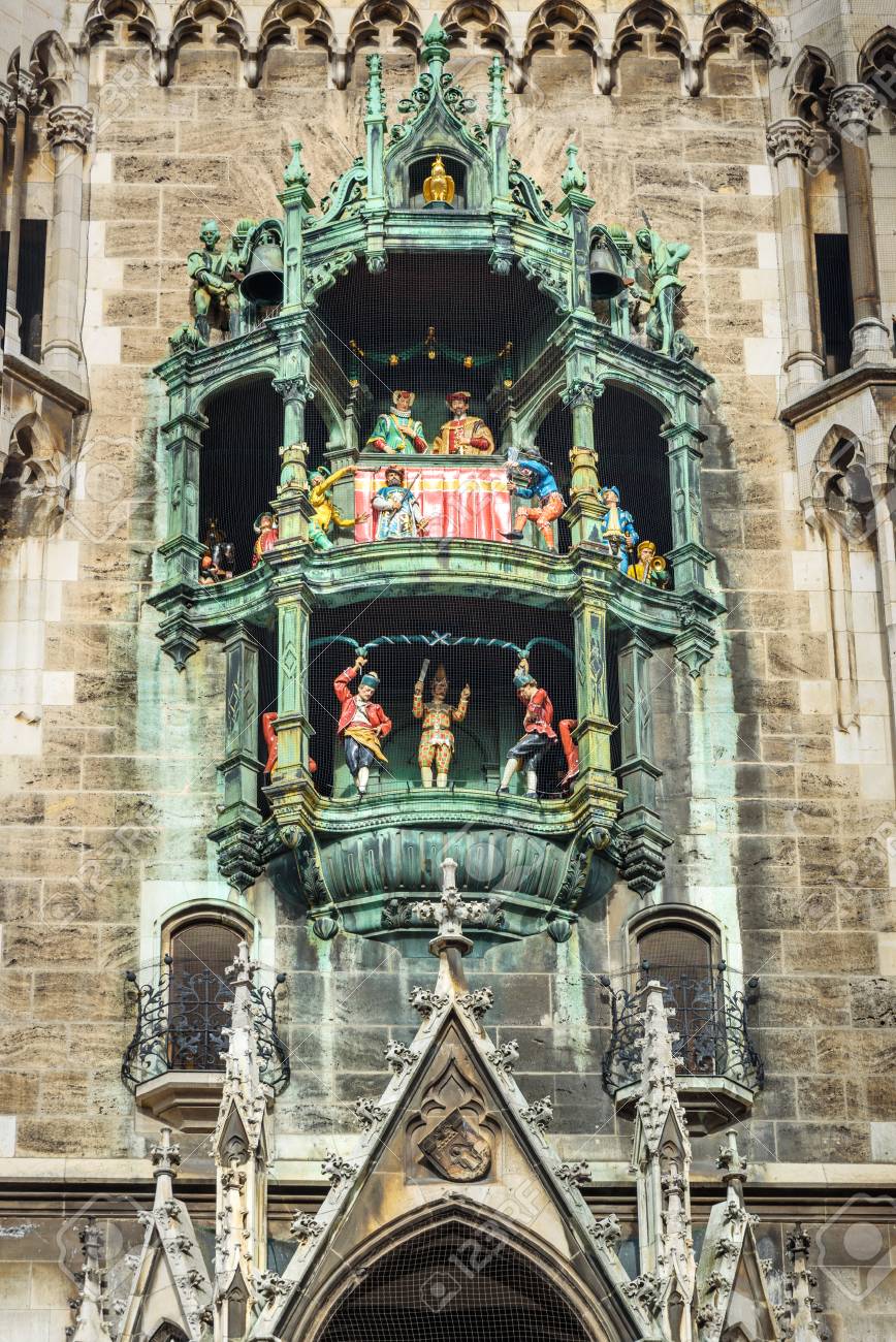 塔時計と天文時計: ミュンヘン新市庁舎からくり塔時計 ミュンヘン動画あり