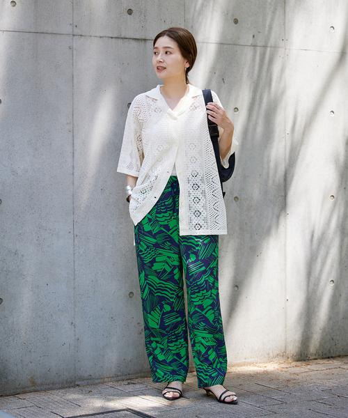 鎌倉デートに最適な夏の羽織りスタイル