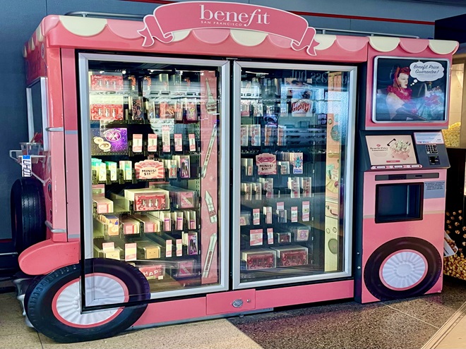 こんな面白い自販機もあります - Photo