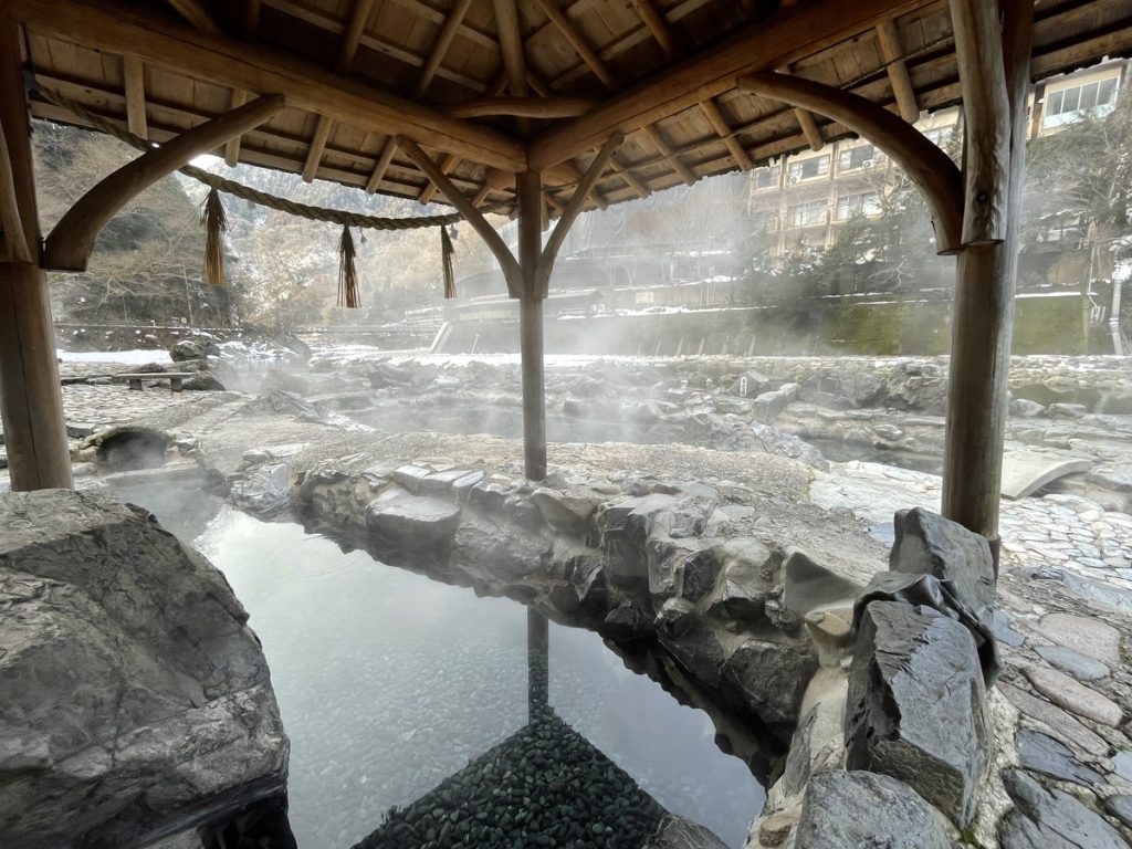 湯原温泉の砂湯に行ってきました✨岡山県湯原温泉湯原温泉砂湯24時間無料混浴露天風呂TikTok