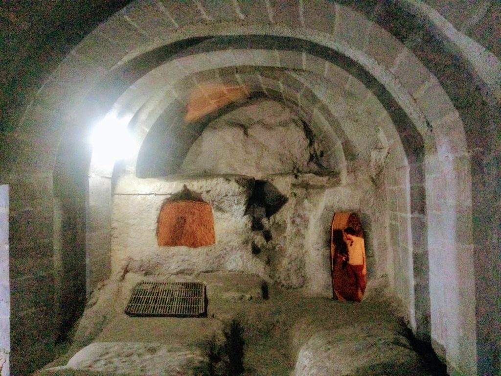 デリンクユ地下都市入口カッパドキア トラベル パス