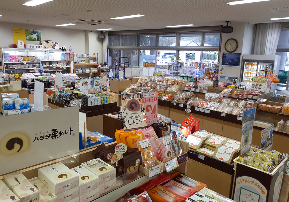 今治市 「道の駅今治 湯ノ浦温泉」は休憩にもお土産の購入にもおすすめのスポットです! でーき-