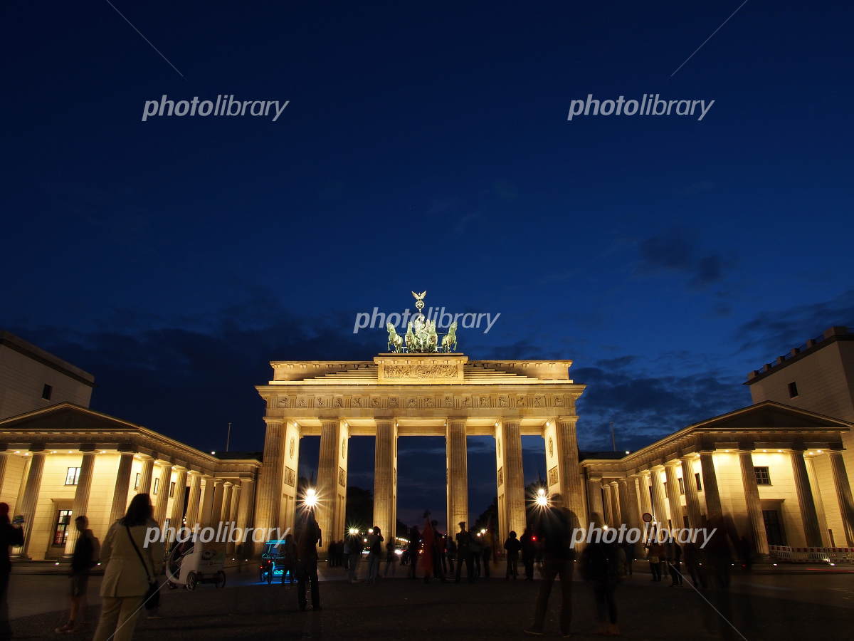 ブランデンブルク門 ベルリン: 模糊の旅人