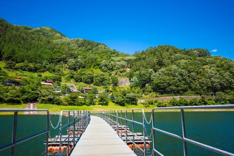 普段は関東近郊を日帰りでドライブしてる私ですが、, 連休を取るとこんな感じ🚗, , 道が続いている限り、行っちゃうよね！,道中のサービスエリアや道の駅も楽しいし、,