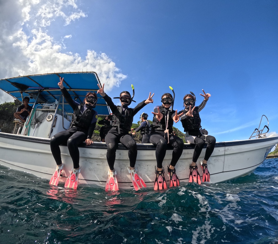 ジンベエザメシュノーケリングカンクン唯一の日本人オフィシャルガイドが一緒に泳いで水中もご案内！＜6～9月 貸切 水中写真プレゼント ホテルゾーン片道送迎付＞カンクンの観光・オプショナルツアー専門 VELTRA