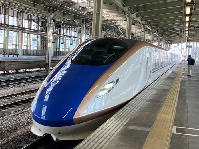 新大阪駅の新幹線ホームに設置されたホームドアは炭素繊維強化プラスチック ＣＦＲＰ を採用し開口部は10ｍ！Re-urbanization-再都市化