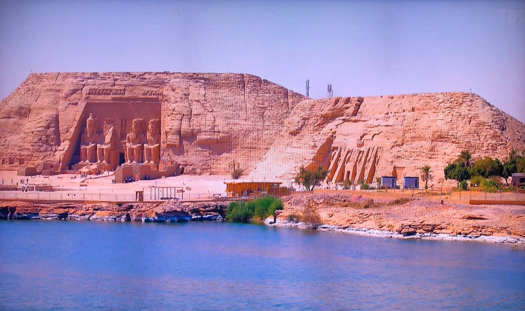 エジプト アブシンベル神殿の観光情報！大神殿や小神殿の見どころ